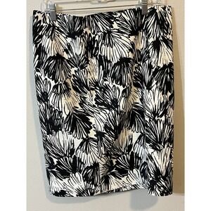 Ann Taylor Black & White Floral Skirt Size 10
